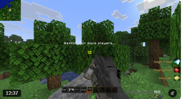 A blocky Minecraft forest seen down the barrel of a modern rifle, with a minimap, a Waiting for more players message, and shooter perks listed on the right.